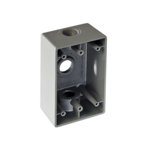 Caja Condulet FS de 3/4" (19.05mm) con tres bocas a prueba de intemperie.