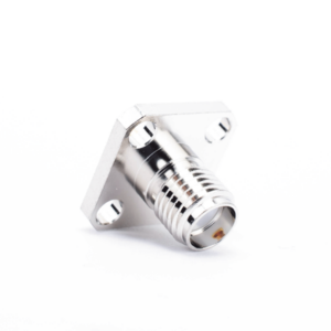 Conector SMA Hembra, Montaje de Panel Cuadrado, 4 Perforaciones, Soldable, Niquel/ Oro/ Teflón. - Imagen 2